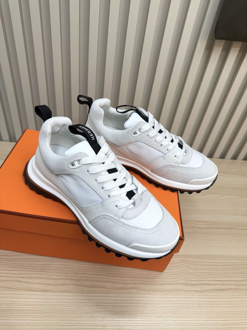 H**me5 sneaker